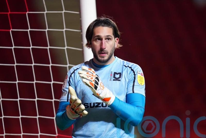 Franco Ravizzoli deserved to keep his place &ndash; Wycombe boss Matt Bloomfield