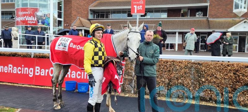 Asterion Forlonge and Sir Gerhard untroubled at Cork