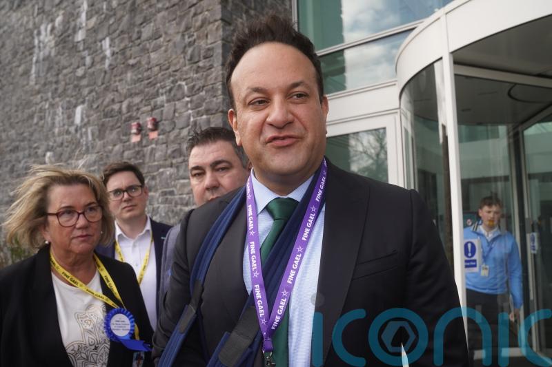 Varadkar backs Harris to secure historic fourth term for Fine Gael