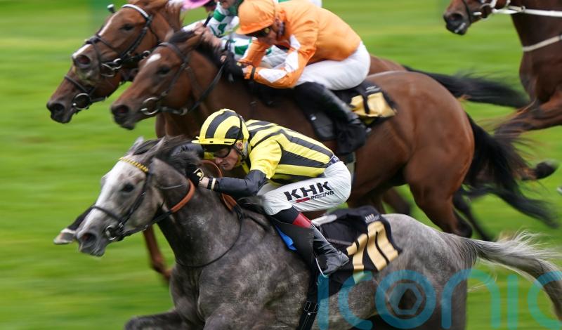 True Cyan takes Nell Gwyn leap on seasonal bow