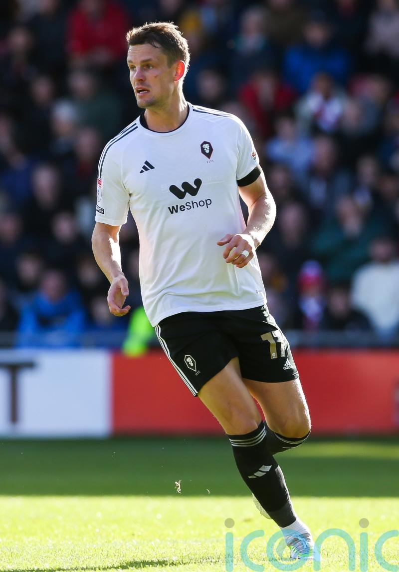 Matt Smith give Salford last-gasp win at Newport