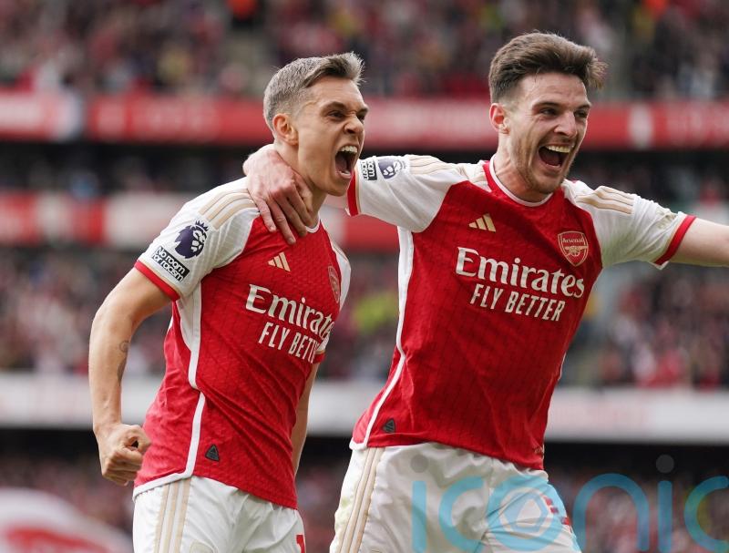Arsenal keep pressure on Manchester City with defeat of Bournemouth