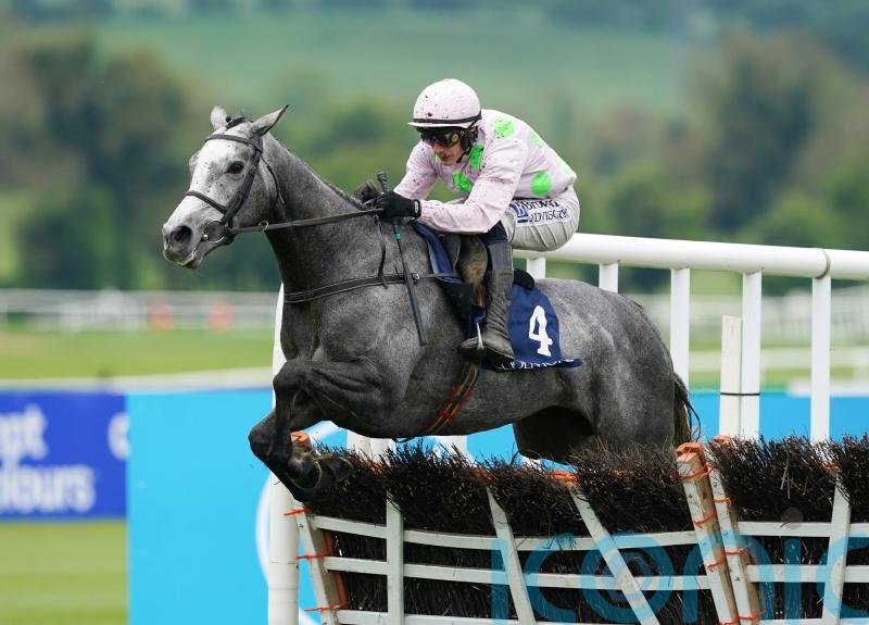 Lossiemouth strolls to another Grade One success