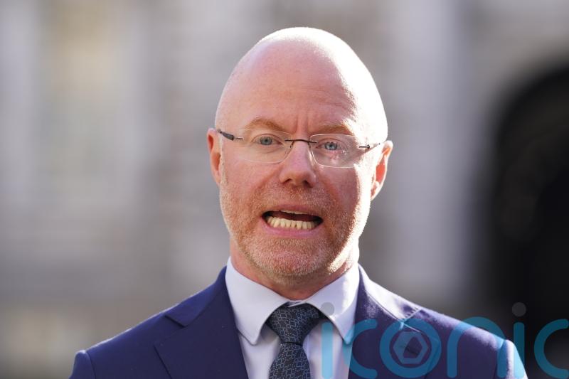 Donnelly: No plan to ban sale of alcohol to under-21s despite move on cigarettes