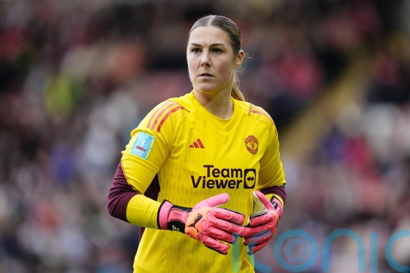 England goalkeeper Mary Earps to leave Manchester United