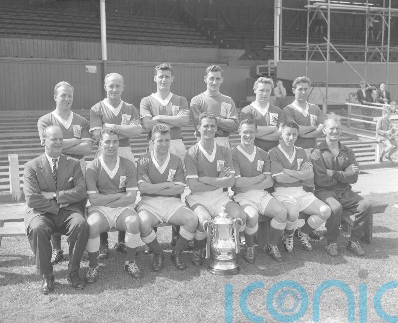 &lsquo;Busby Babe&rsquo; Jeff Whitefoot dies aged 90