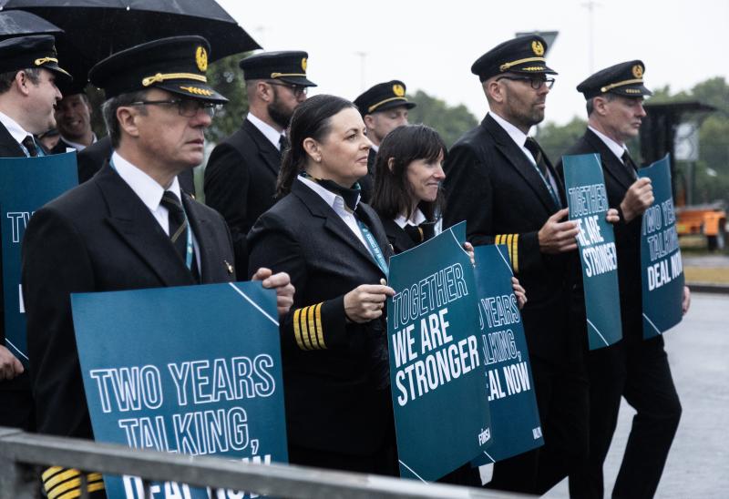 End of flight cancellations in sight as Aer Lingus pilots set to accept pay deal