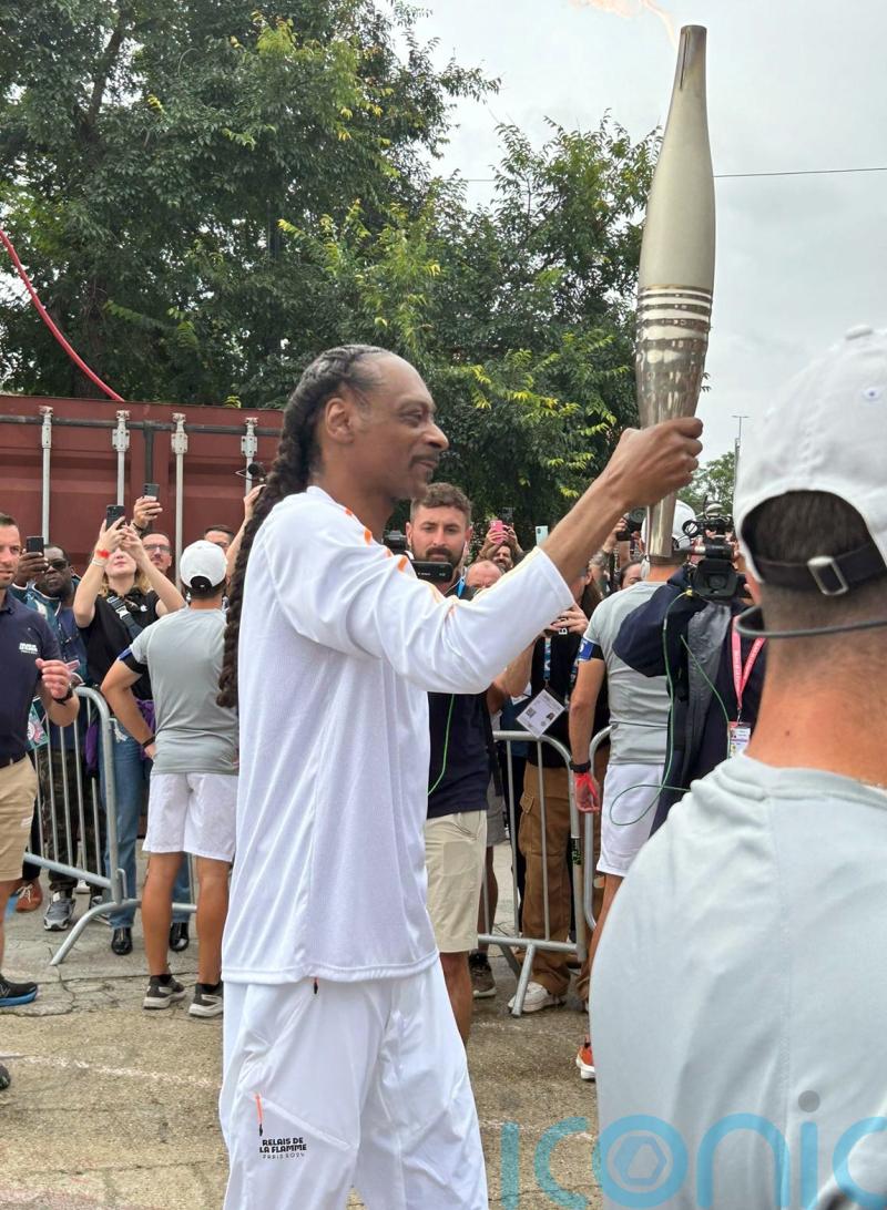 Don&rsquo;t drop it like it&rsquo;s hot Snoop Dogg! Rapper in Paris to carry Olympic torch