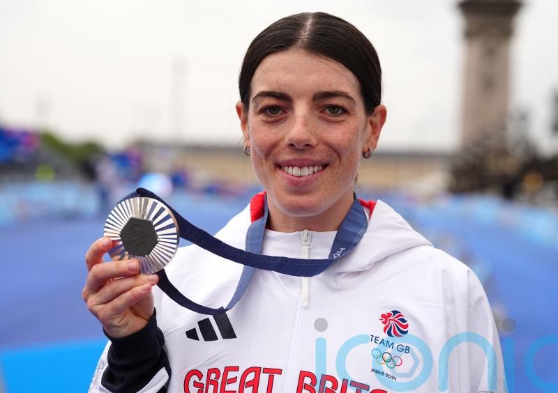 Anna Henderson&rsquo;s dream comes true as she wins silver in women&rsquo;s time trial