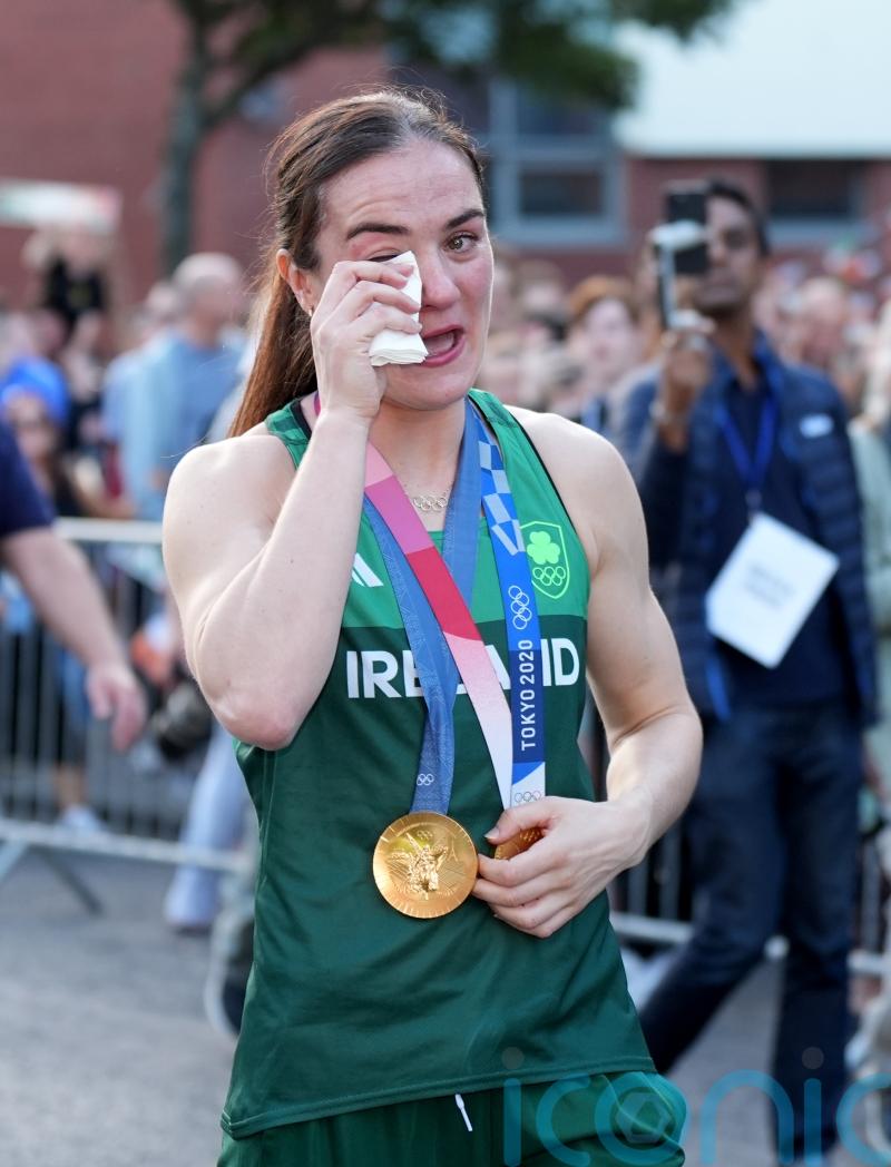 Kellie Harrington cries tears of joy after hero&rsquo;s welcome on return to Dublin