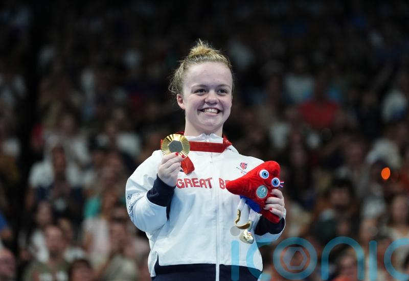 Maisie Summers-Newton wins one of Britain&rsquo;s 12 golds on a super Sunday in Paris