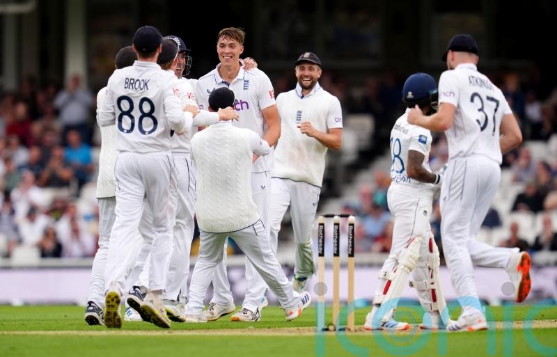 Josh Hull takes first Test wicket for England but Sri Lanka fight back at Oval