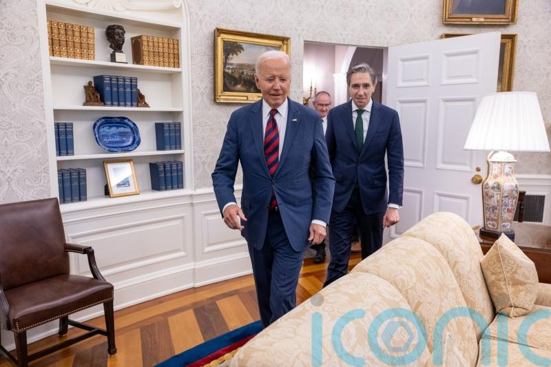 Biden hosts Harris at White House for almost an hour