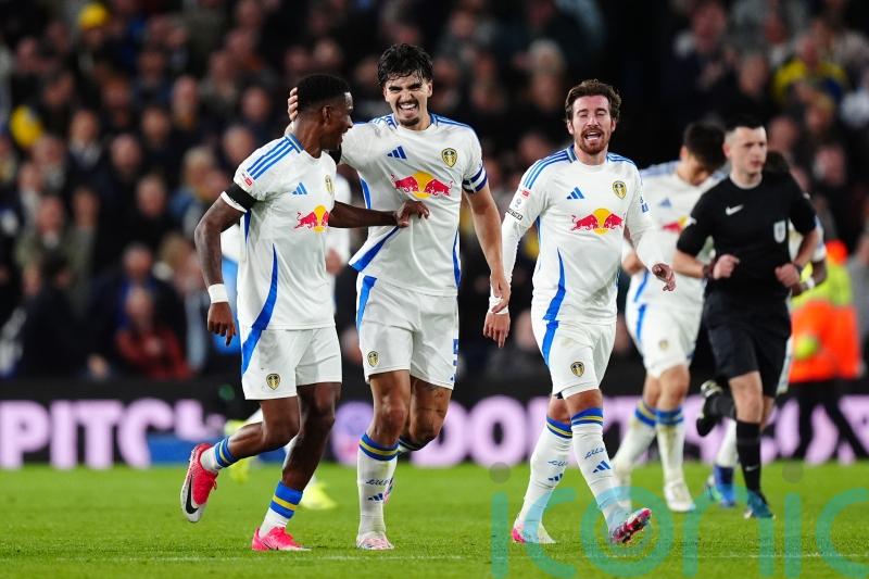 Leeds end Sheffield United&rsquo;s unbeaten start with victory at Elland Road