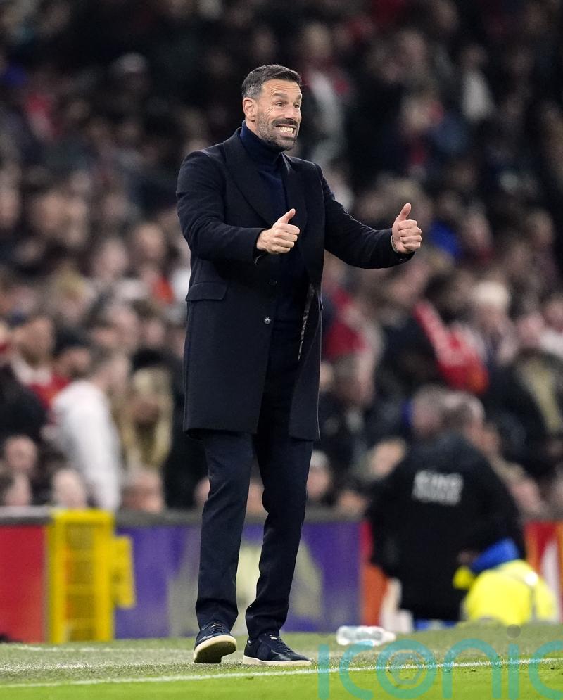 Ruud van Nistelrooy wants to stay at Man Utd as Ruben Amorim talks continue