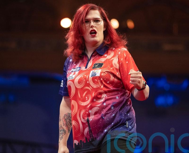 Luke Humphries: Transgender player Noa-Lynn van Leuven has not broken any rules