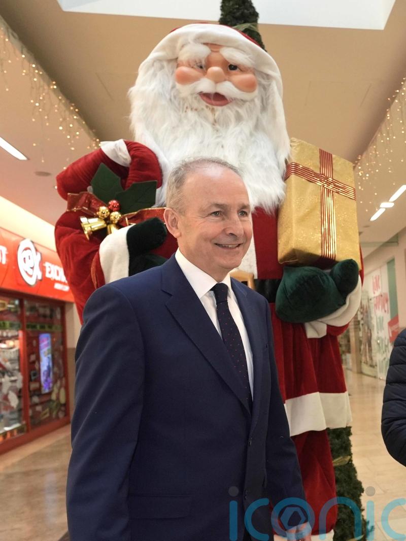 Parties make last-ditch attempts to attract votes on eve of election