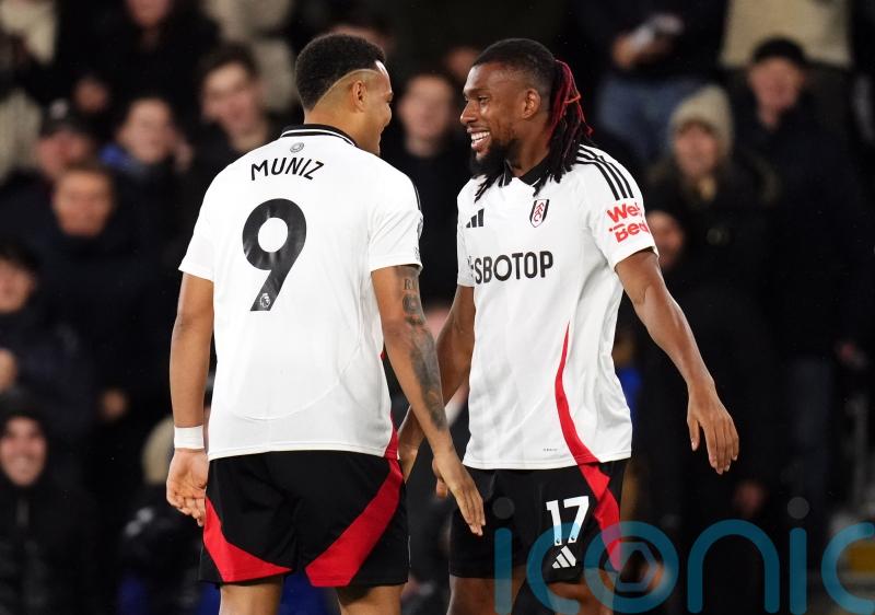 Alex Iwobi brace gives Fulham victory over Brighton