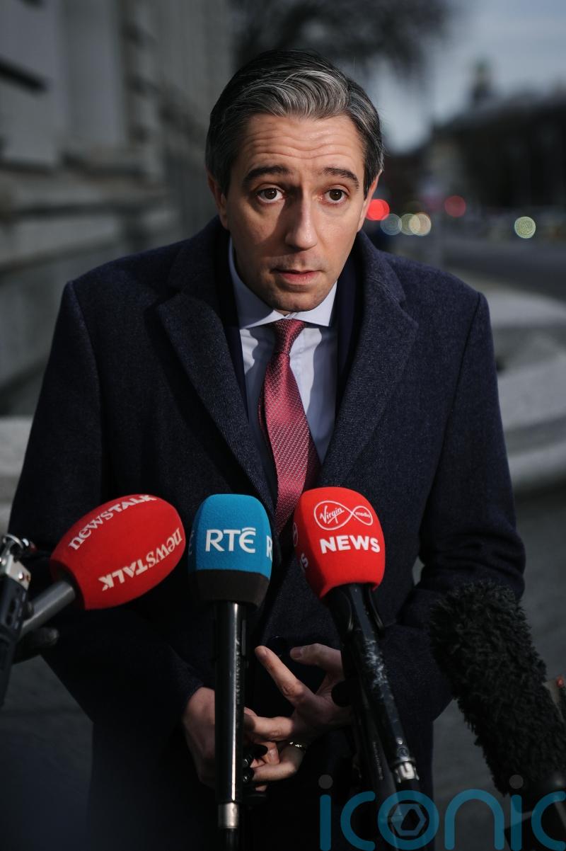 &lsquo;Highly unlikely&rsquo; Holyhead will reopen before Christmas, Irish premier says