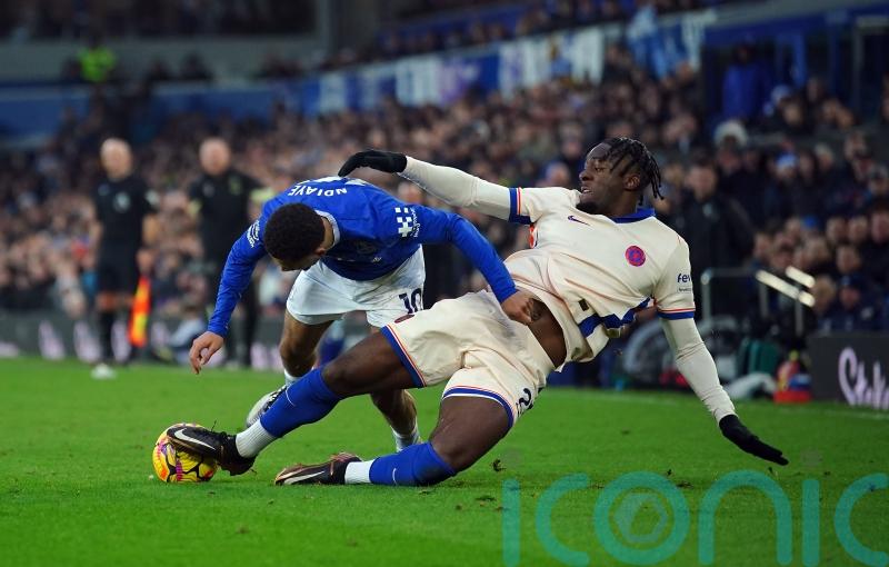 Subdued Chelsea slip further behind Liverpool following goalless draw at Everton