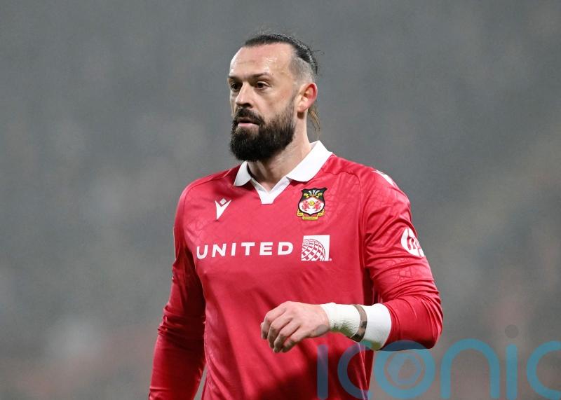 Steven Fletcher scores stoppage-time winner as Wrexham topple Wigan