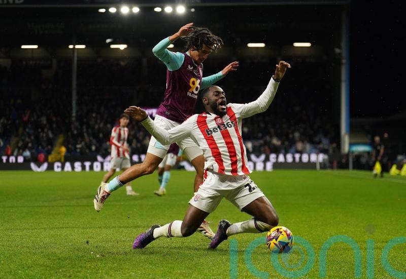 Burnley boss Scott Parker criticises Hannibal Mejbri for late red card