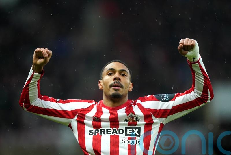 Wilson Isidor&rsquo;s early goal earns Sunderland victory over 10-man Portsmouth