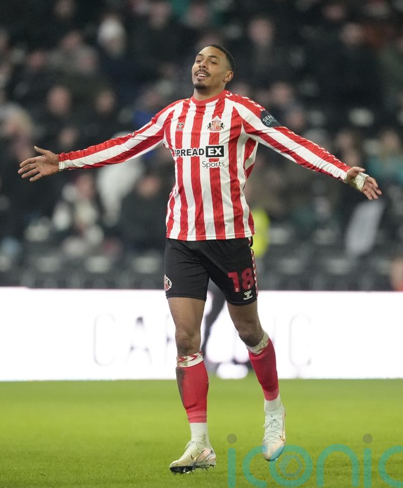 Sunderland move within two points of automatic places after victory at Derby