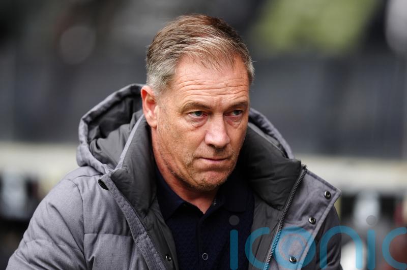 Scott Lindsey doing all he can to turn MK Dons&rsquo; form around after another loss