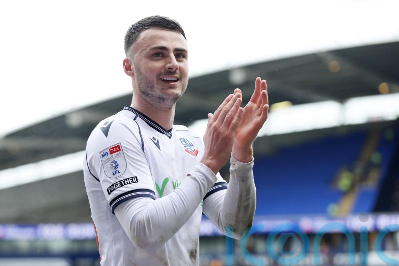 Huddersfield&rsquo;s unbeaten run comes to an end against managerless Bolton