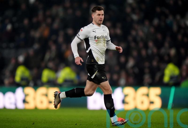 Lincoln hammer poor Peterborough