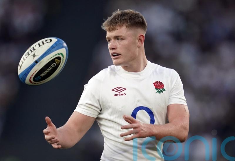 &lsquo;Tough and brave&rsquo; Fin Smith backed to star on first England start against France