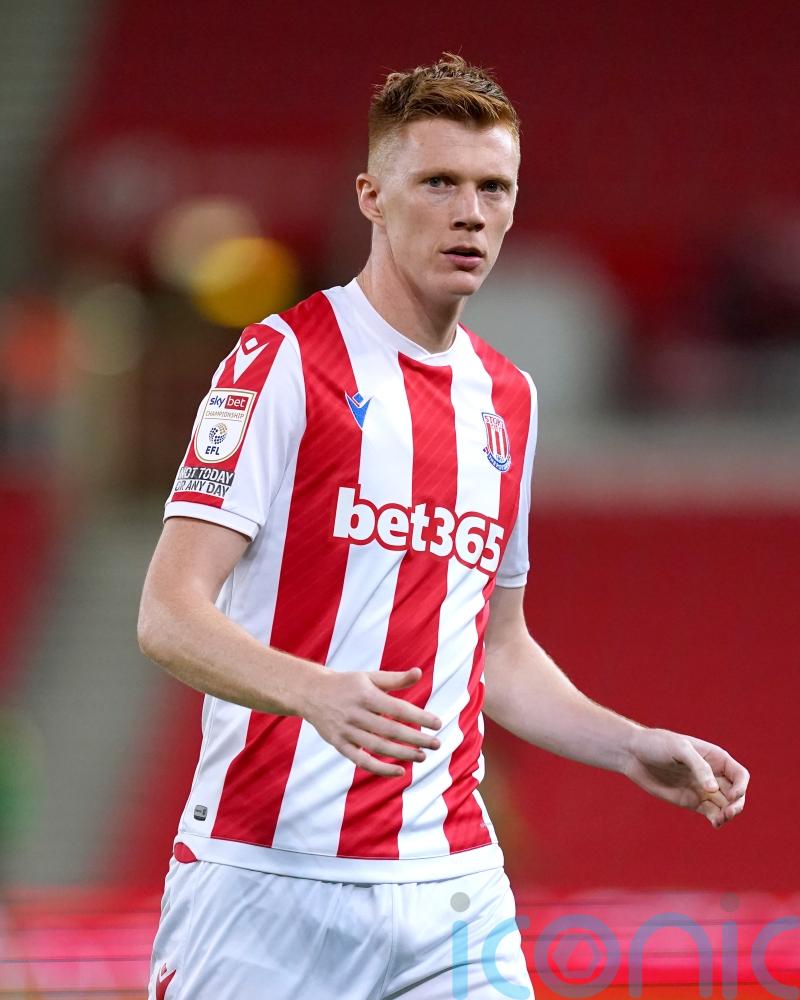 Sam Clucas scores direct from a corner as Lincoln beat his former club Mansfield