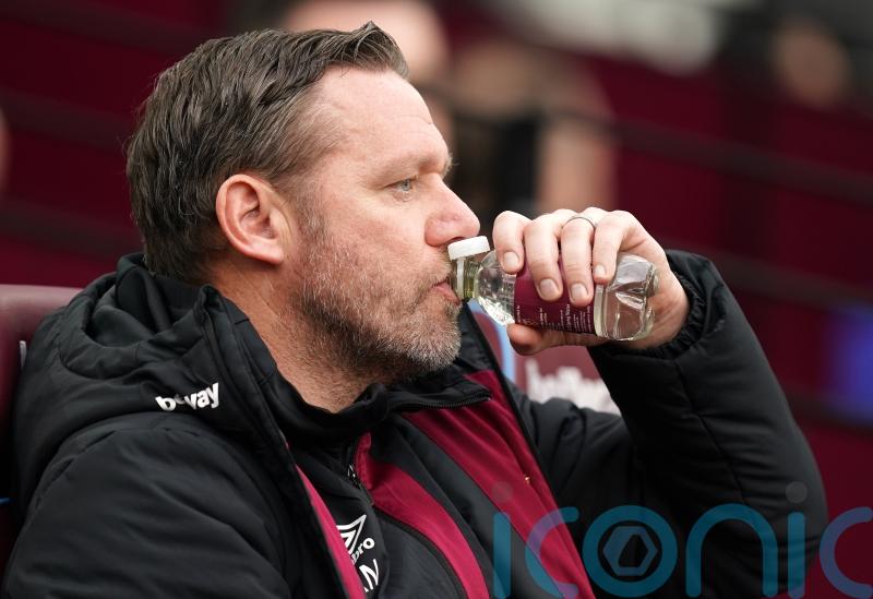 Kevin Nolan frustrated as Exeter deny Northampton late on