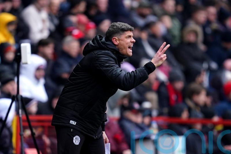 Alex Revell angry with two referee decisions in Stevenage&rsquo;s draw with Mansfield