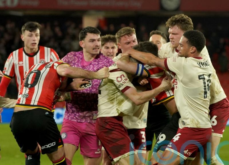 Mark Sykes checks Sheffield United&rsquo;s promotion charge as Bristol City take point
