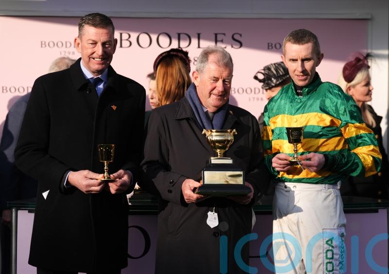 Cromwell admits National bid is &lsquo;tempting&rsquo; with Inothewayurthinkin