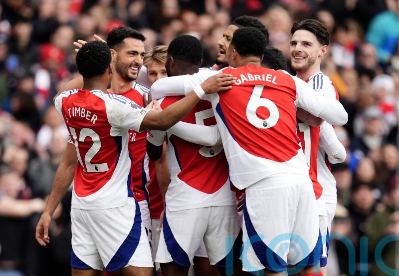 Arsenal end three-game winless run with London derby victory against Chelsea