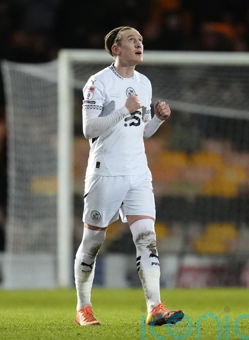 Late goal boosts Port Vale&rsquo;s promotion hopes