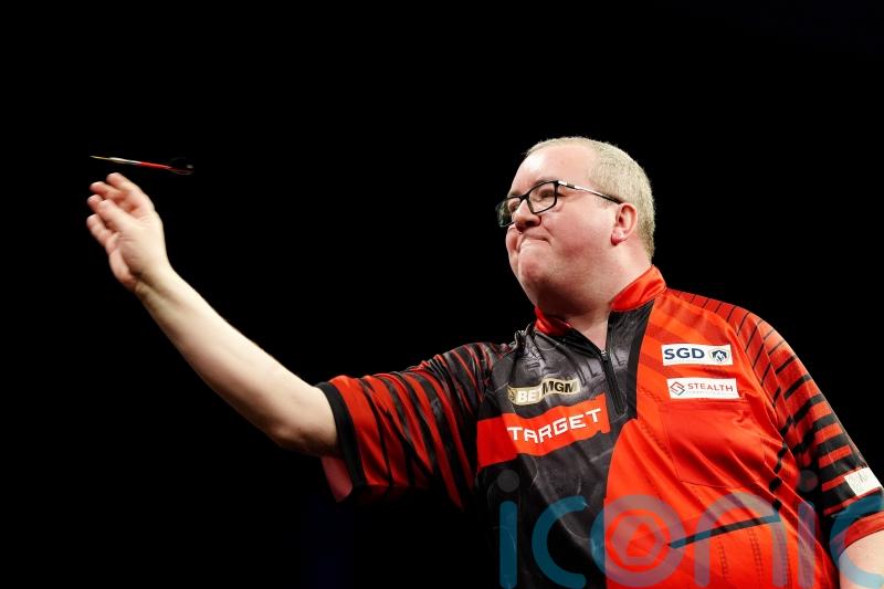 Stephen Bunting upsets form book to win in Berlin after early Luke Littler exit