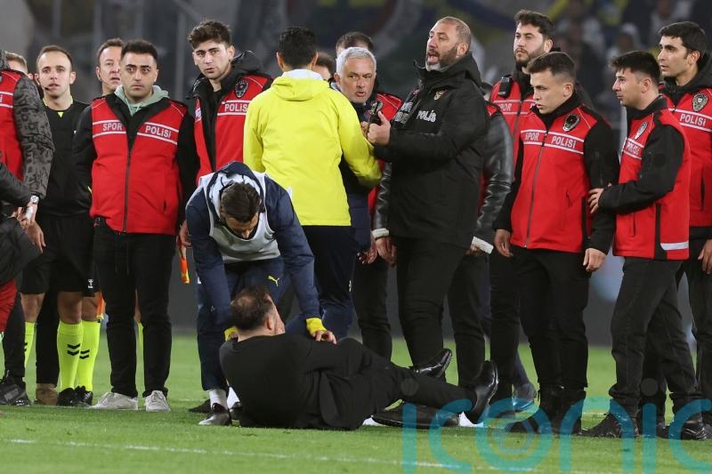Jose Mourinho has the backing of Fenerbahce following nose-pinch incident