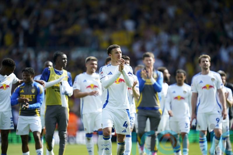 Leeds see off Preston to return to the top of the Championship