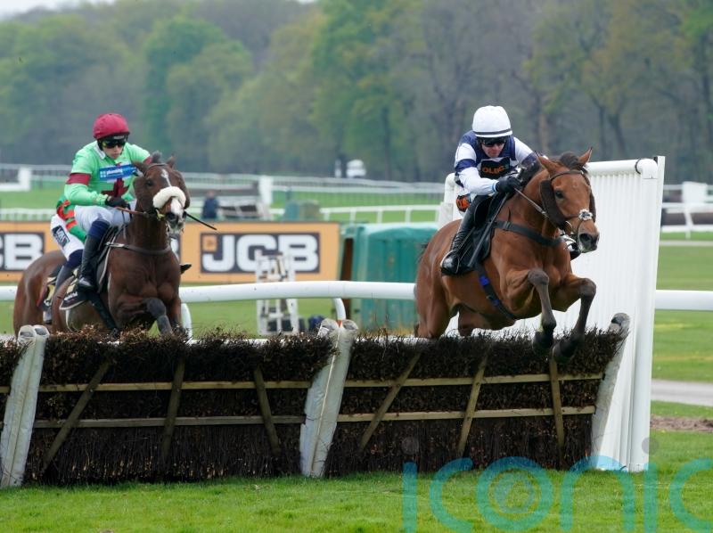 Givemefive makes all to smash Haydock opposition