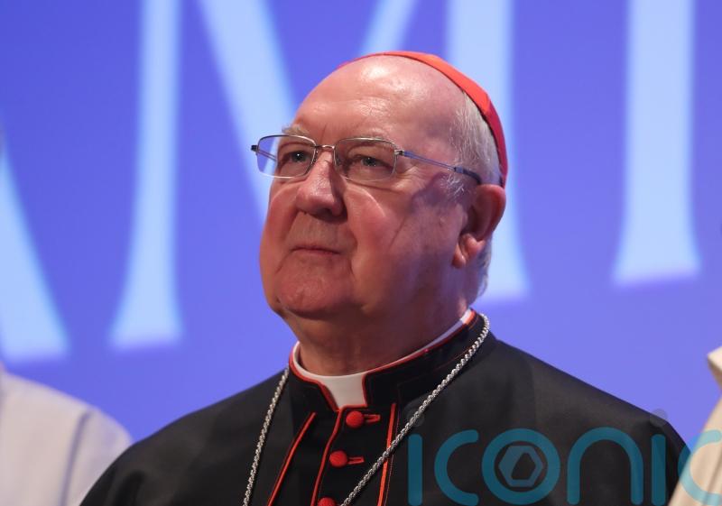 Irish-born cardinal announces Pope Francis&rsquo;s death