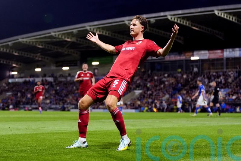 Nine-man Gillingham extend unbeaten run to 11 games after draw with Swindon
