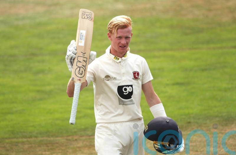 Jordan Cox retires hurt for Essex to put England Test spot in doubt