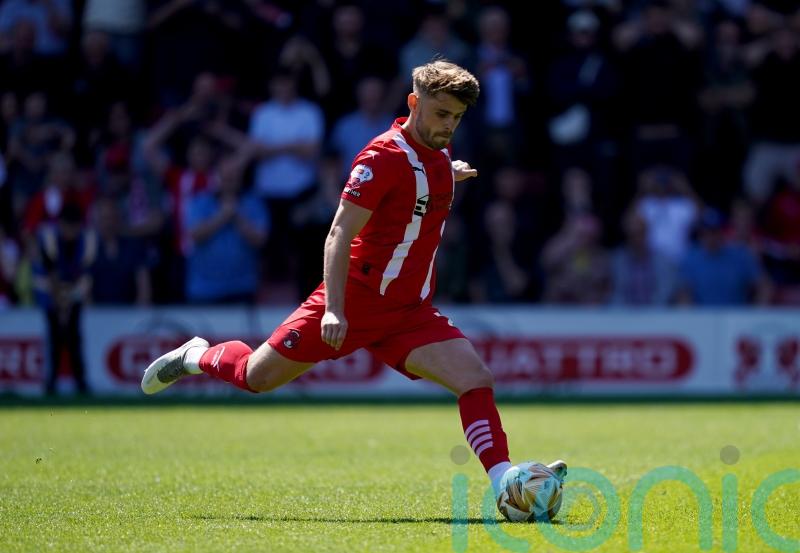 Leyton Orient and Stockport delicately poised after entertaining draw