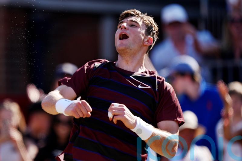 Jack Draper fights back from set down to reach last eight at Queen&rsquo;s