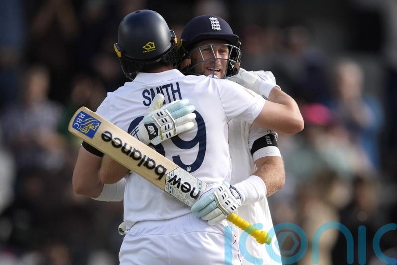England produce more memorable Headingley heroics to win first India Test
