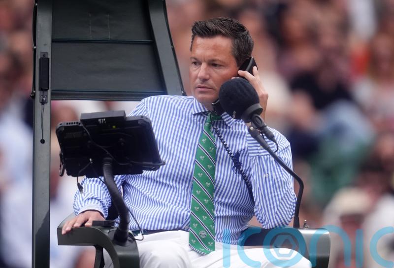 Wimbledon officials apologise after line-calling tech is turned off in error